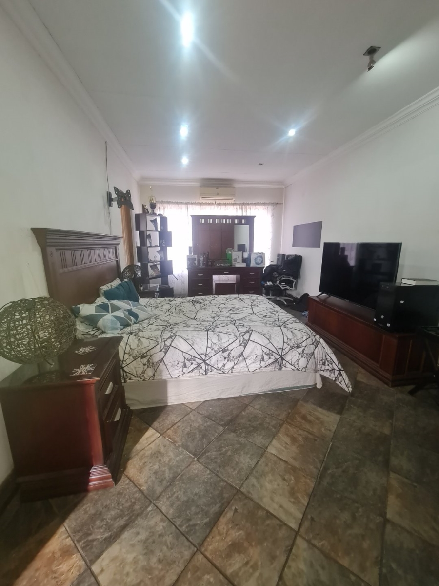 5 Bedroom Property for Sale in Sasolburg Free State